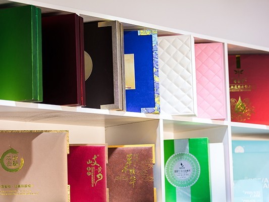 包裝盒定做廠家告訴創意盒子這樣設計